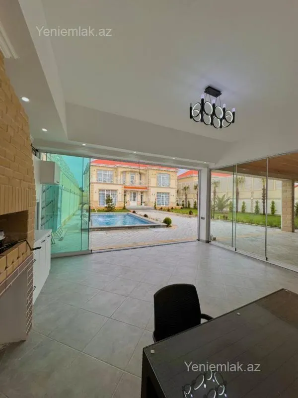 Satılır 5 otaqlı həyət evi 300 m²