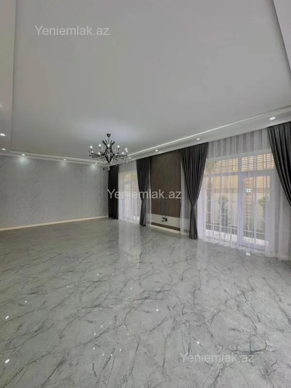 Satılır 5 otaqlı həyət evi 300 m²