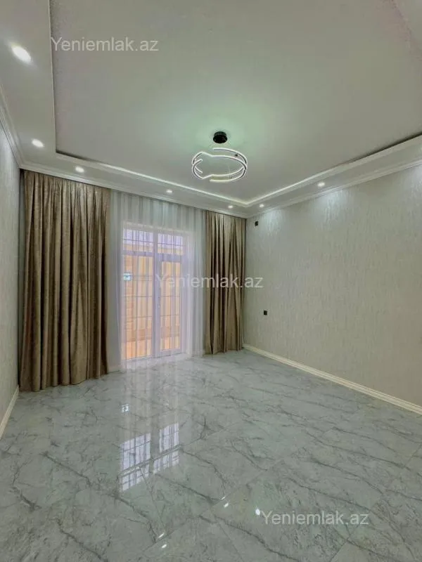 Satılır 5 otaqlı həyət evi 300 m²