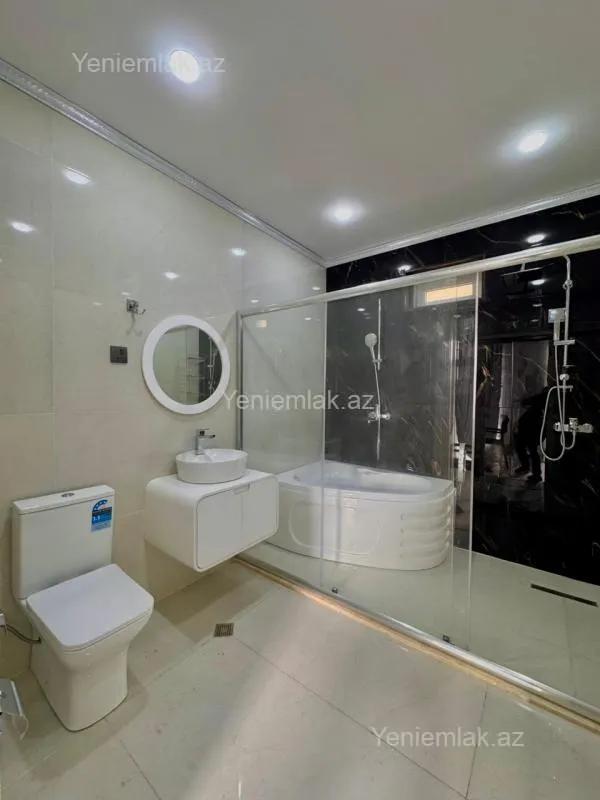 Satılır 5 otaqlı həyət evi 300 m²