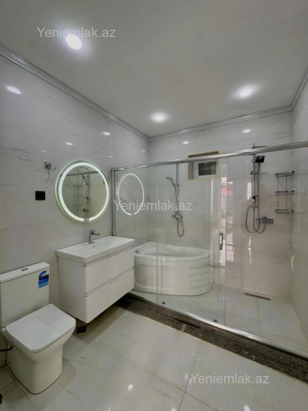 Satılır 5 otaqlı həyət evi 300 m²