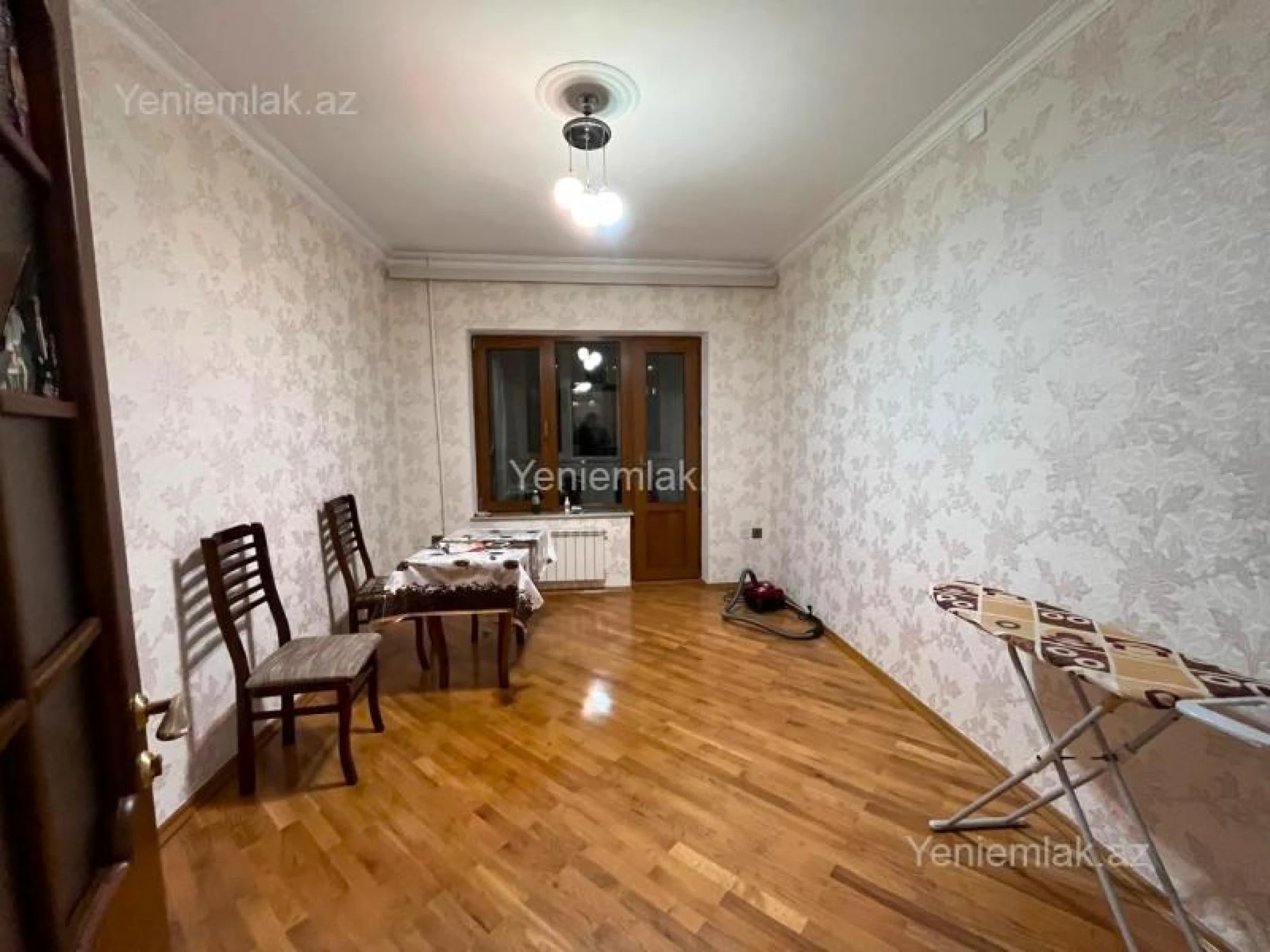 Satılır 3 otaqlı köhnə tikili 100 m²