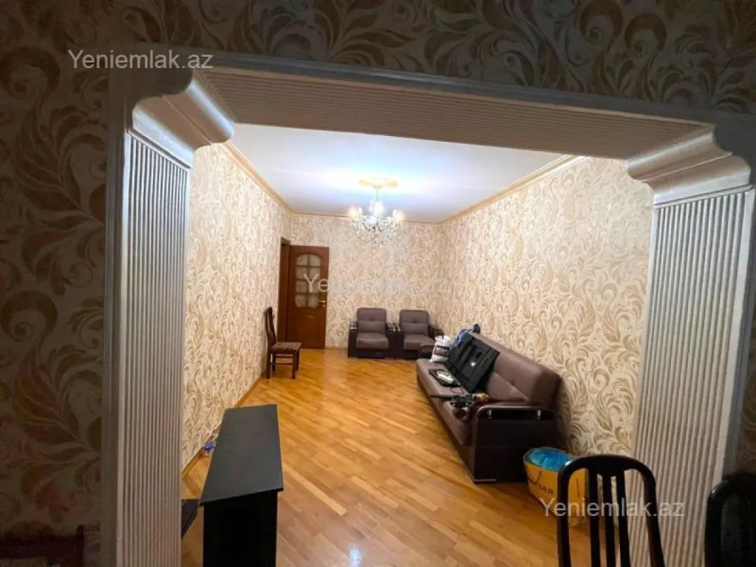 Satılır 3 otaqlı köhnə tikili 100 m²