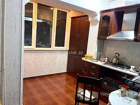 Satılır 3 otaqlı köhnə tikili 100 m²