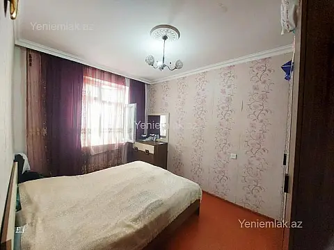 Satılır 5 otaqlı köhnə tikili 90 m²
