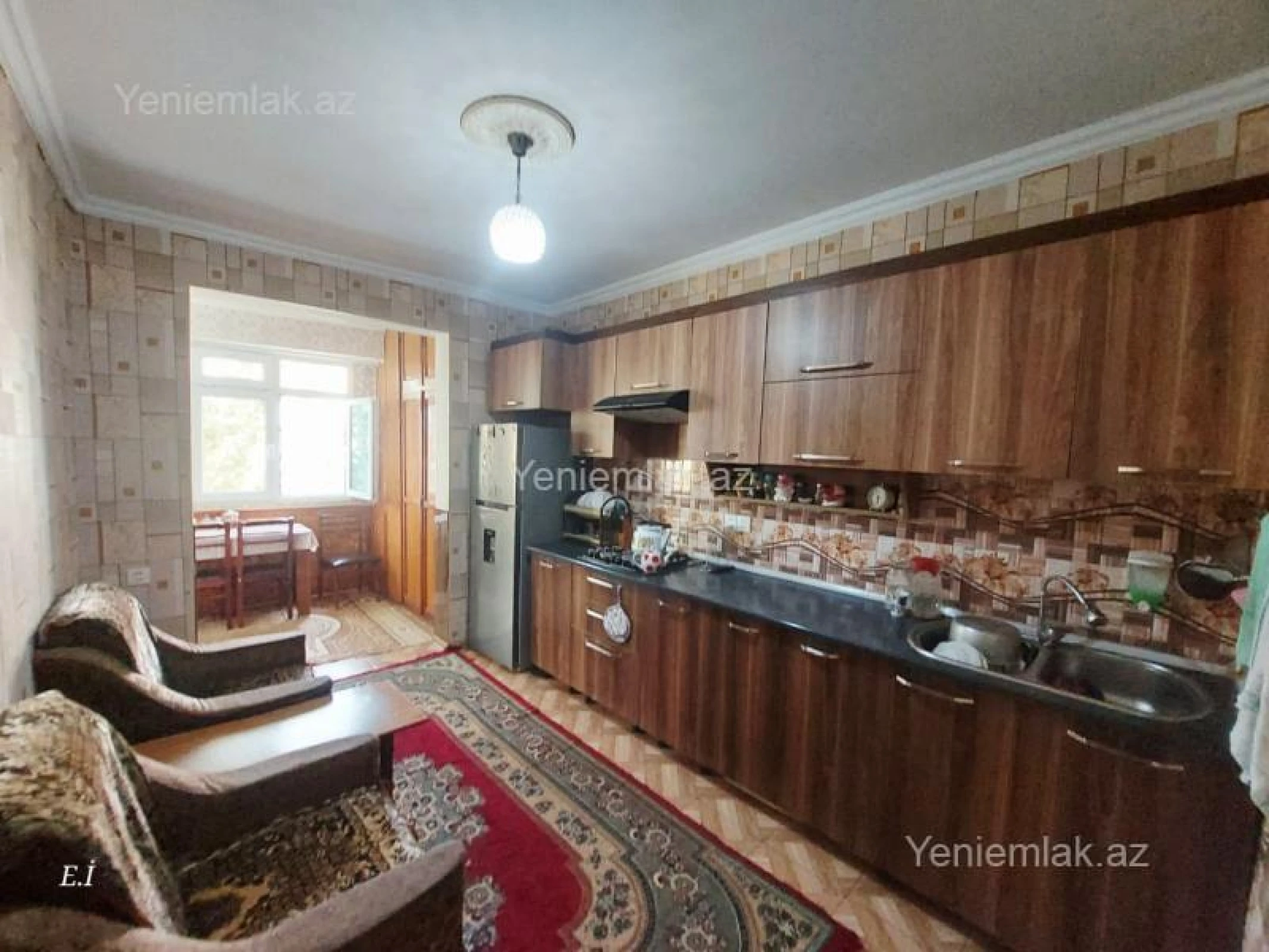Satılır 5 otaqlı köhnə tikili 90 m²