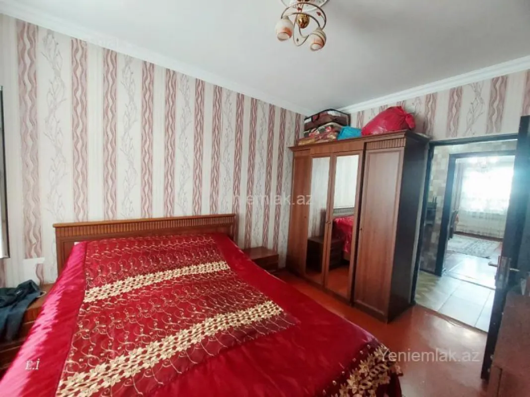 Satılır 5 otaqlı köhnə tikili 90 m²