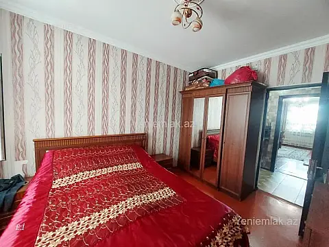 Satılır 5 otaqlı köhnə tikili 90 m²