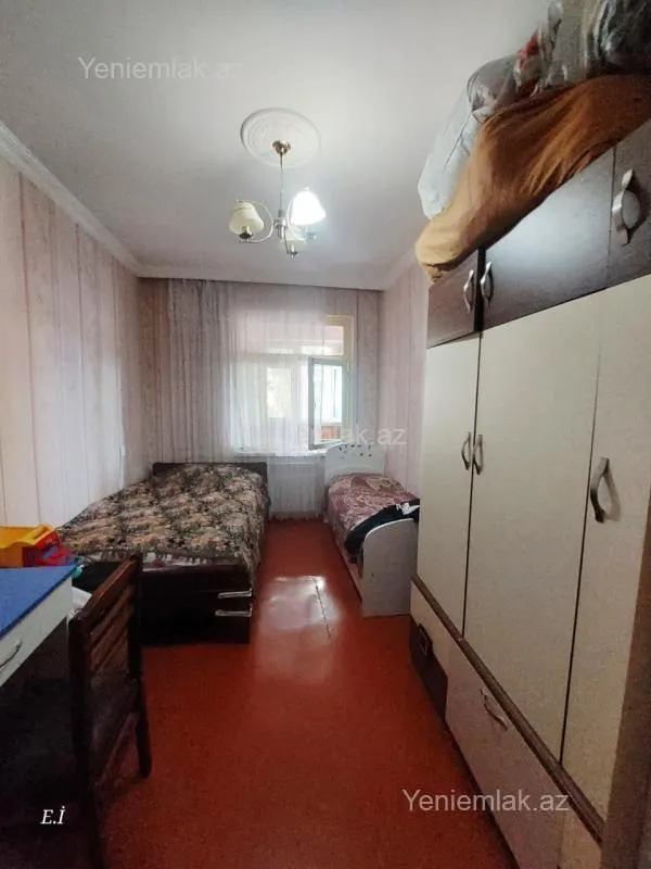 Satılır 5 otaqlı köhnə tikili 90 m²