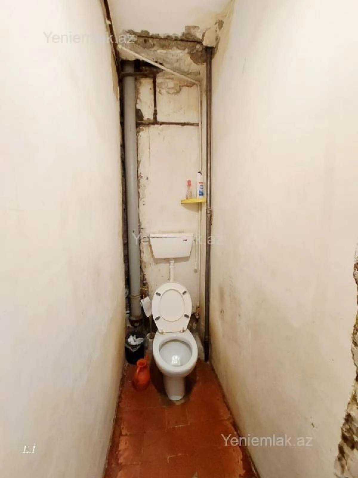 Satılır 5 otaqlı köhnə tikili 90 m²