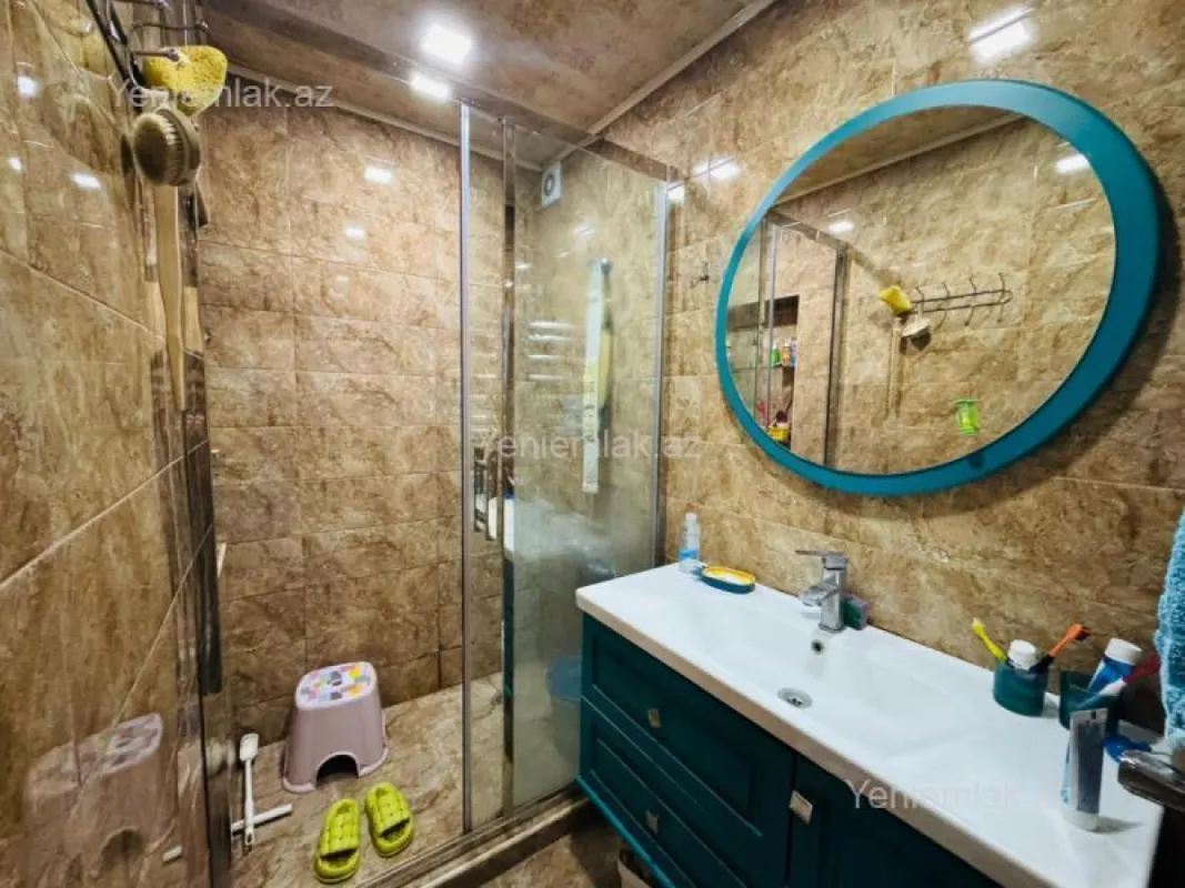 Satılır 3 otaqlı köhnə tikili 90 m²