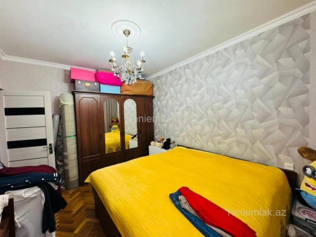 Satılır 3 otaqlı köhnə tikili 90 m²