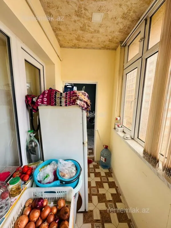 Satılır 3 otaqlı köhnə tikili 90 m²