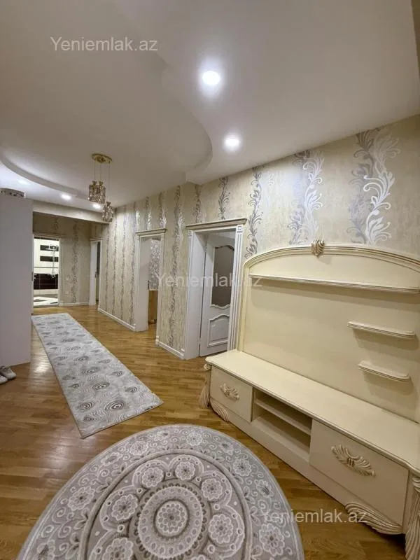Satılır 3 otaqlı yeni tikili 140 m²