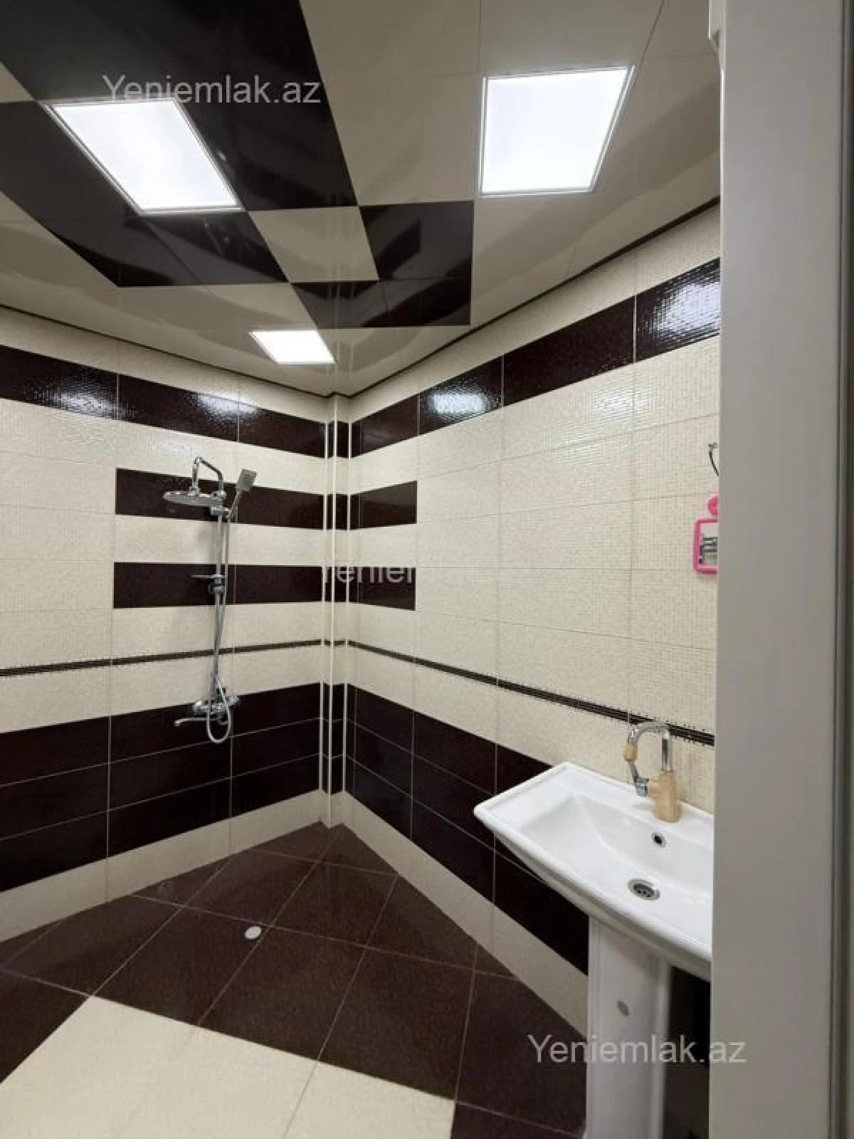 Satılır 3 otaqlı yeni tikili 140 m²