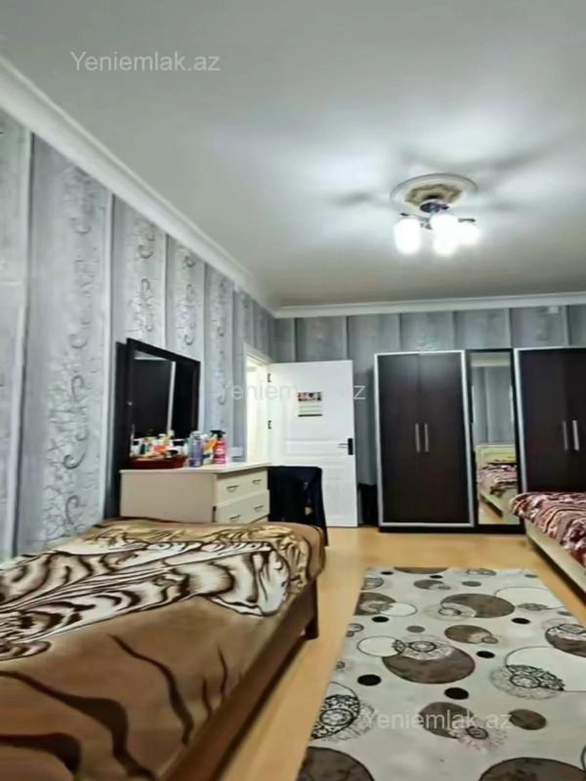 Satılır 3 otaqlı köhnə tikili 76 m²
