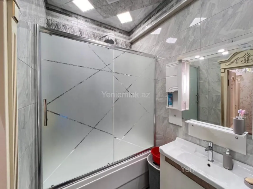 Satılır 4 otaqlı yeni tikili 170 m²