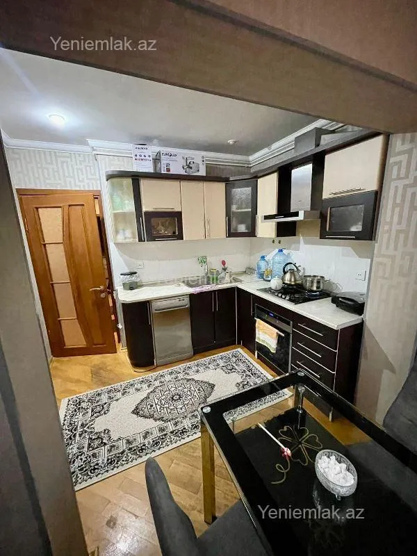 Satılır 3 otaqlı köhnə tikili 80 m²