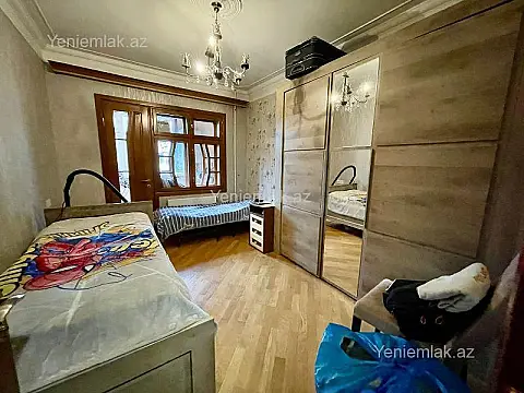 Satılır 3 otaqlı köhnə tikili 80 m²