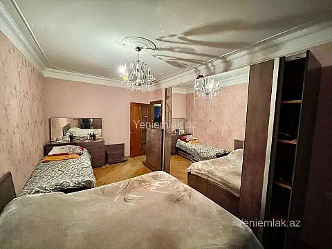 Satılır 3 otaqlı köhnə tikili 80 m²