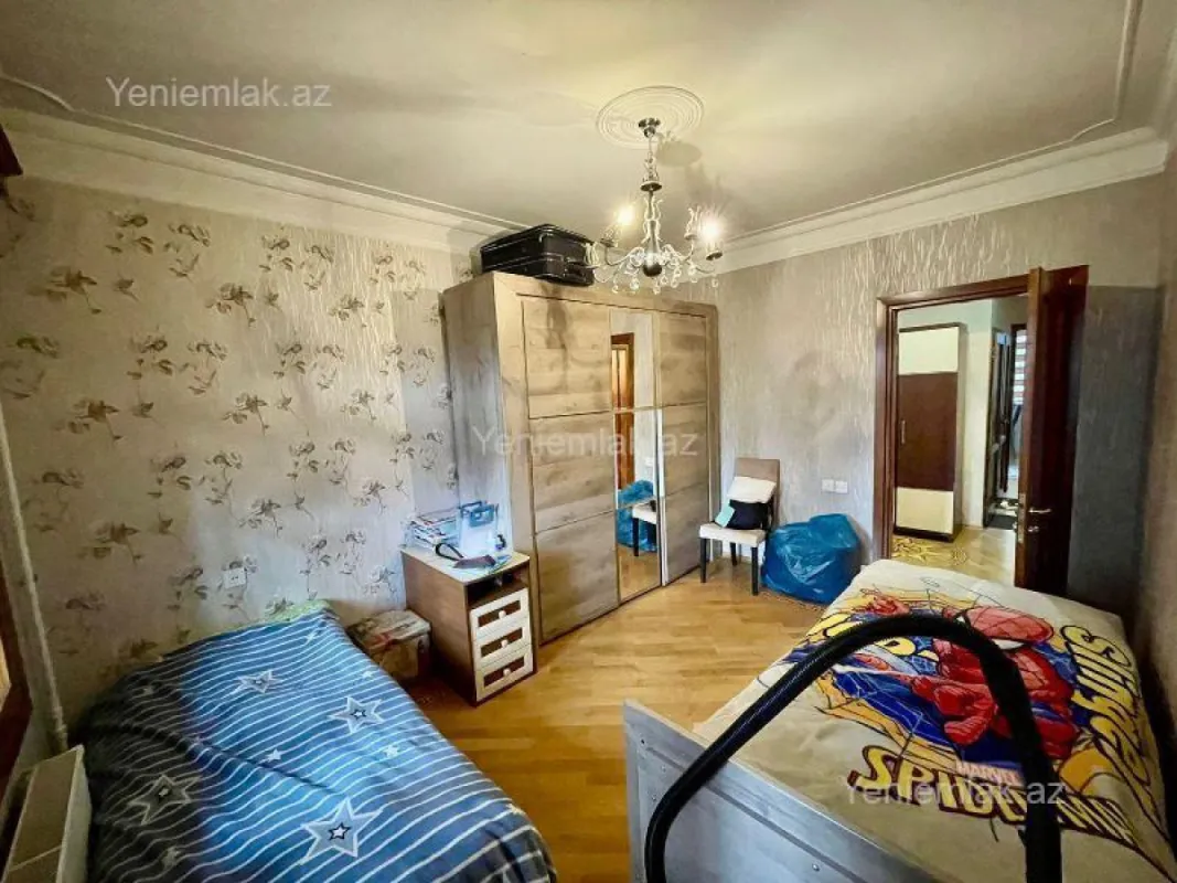 Satılır 3 otaqlı köhnə tikili 80 m²