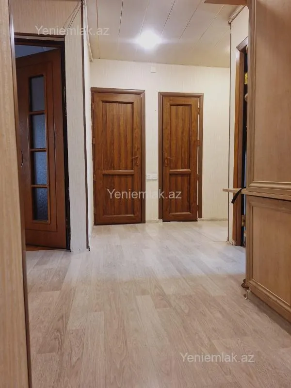 Satılır 3 otaqlı köhnə tikili 70 m²