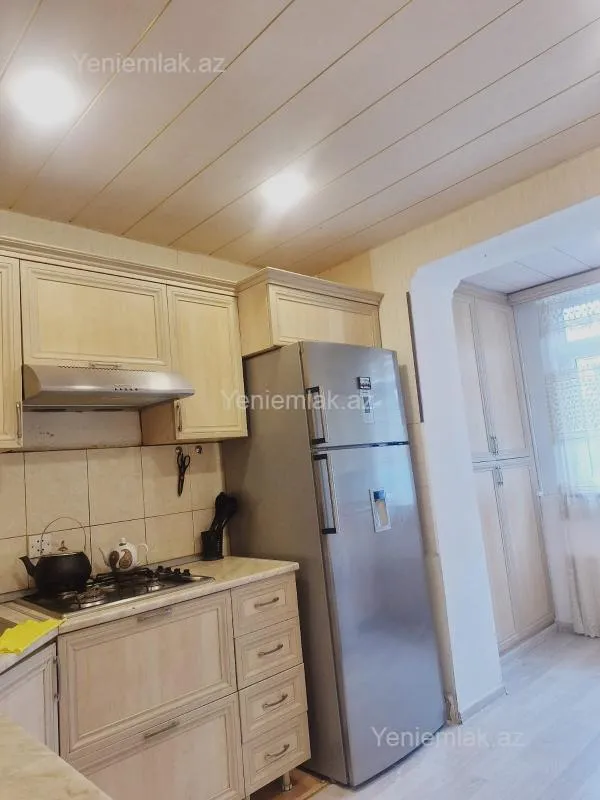 Satılır 3 otaqlı köhnə tikili 70 m²