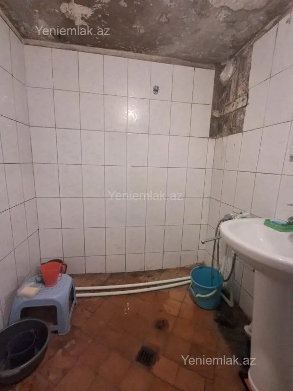 Satılır 3 otaqlı köhnə tikili 68 m²