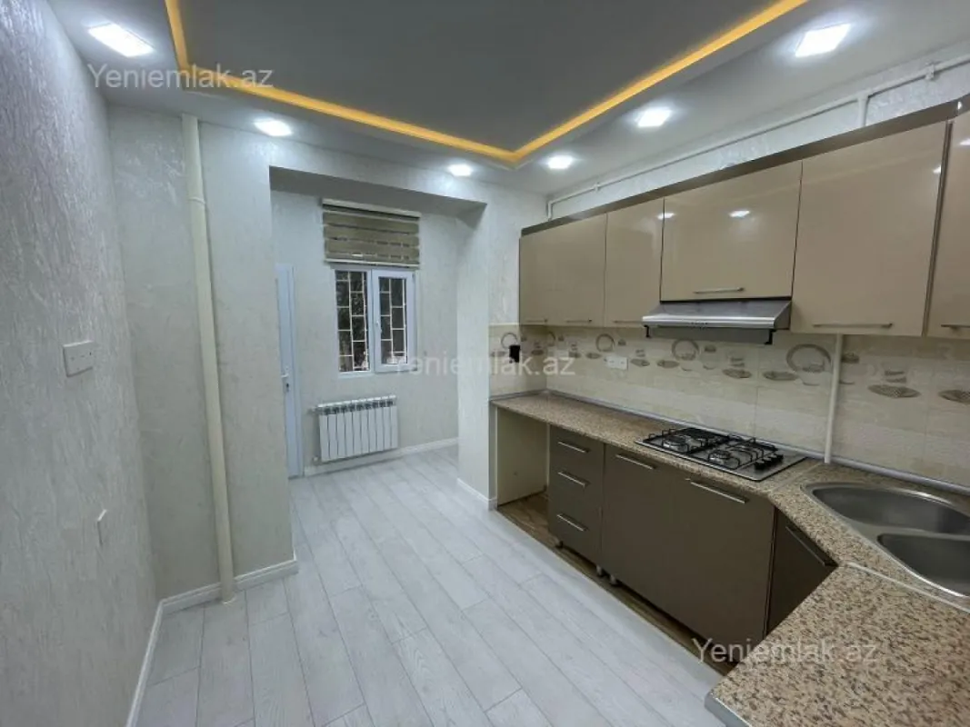 Satılır 2 otaqlı köhnə tikili 65 m²