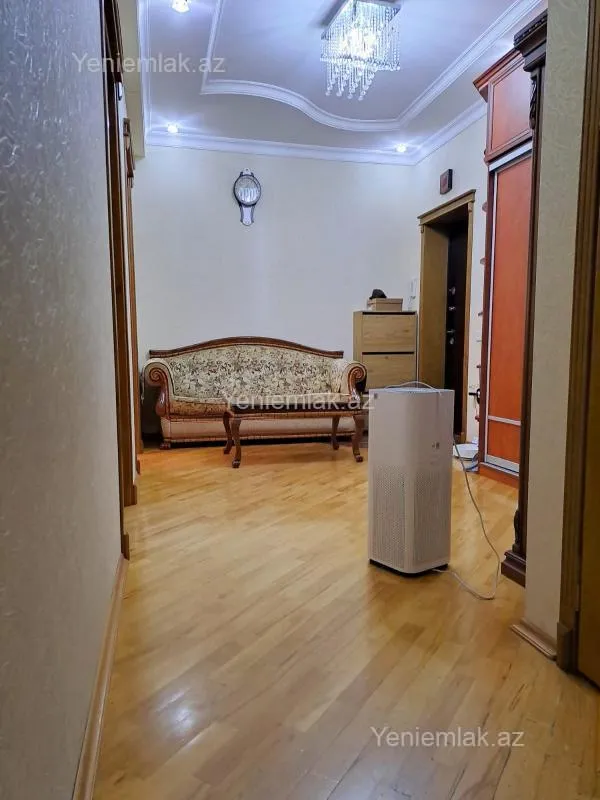 Satılır 2 otaqlı yeni tikili 101 m²