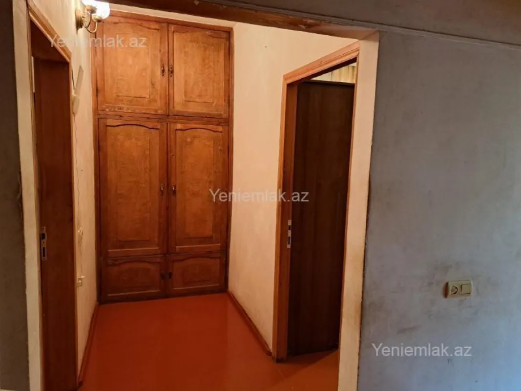 Satılır 2 otaqlı köhnə tikili 55 m²