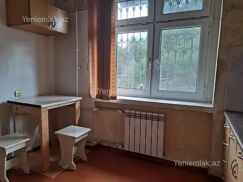 Satılır 2 otaqlı köhnə tikili 55 m²