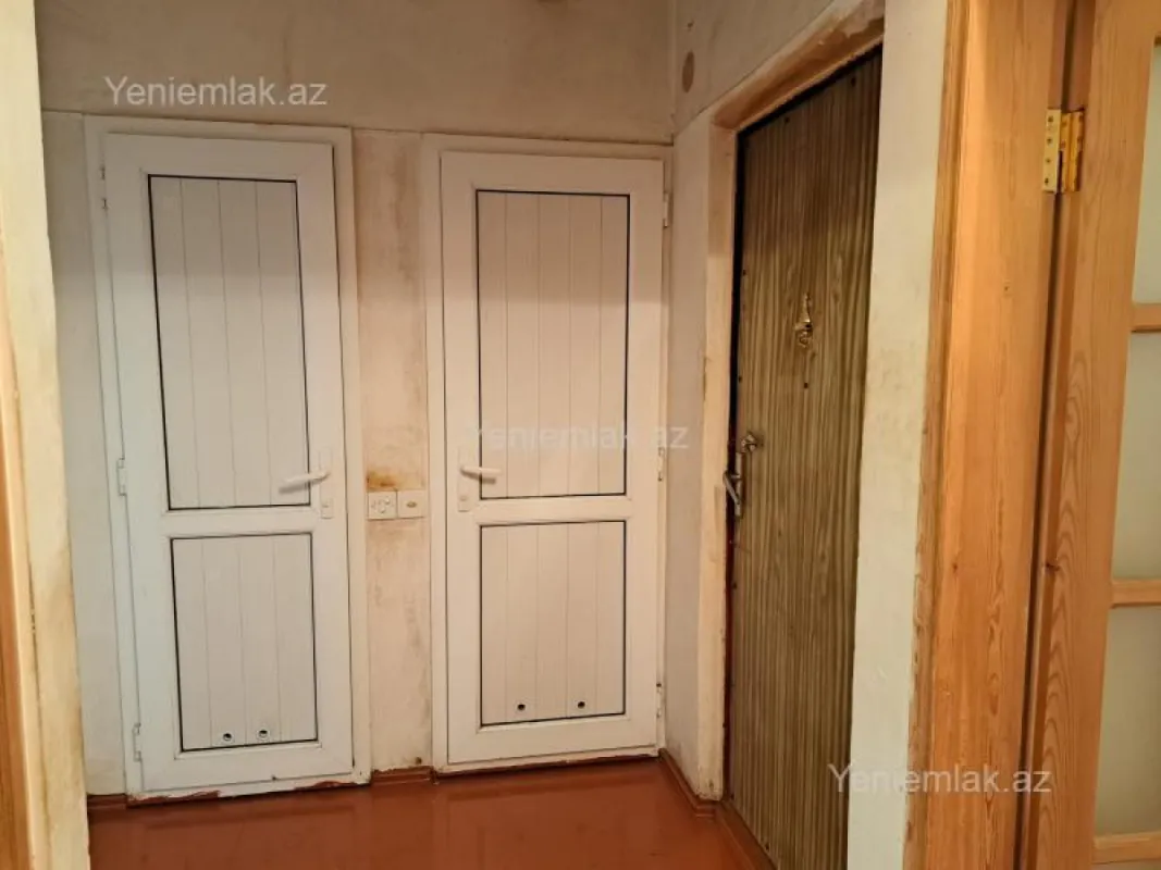 Satılır 2 otaqlı köhnə tikili 55 m²