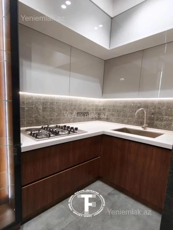 Satılır 3 otaqlı yeni tikili 74 m²