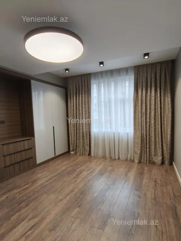 Satılır 3 otaqlı yeni tikili 74 m²
