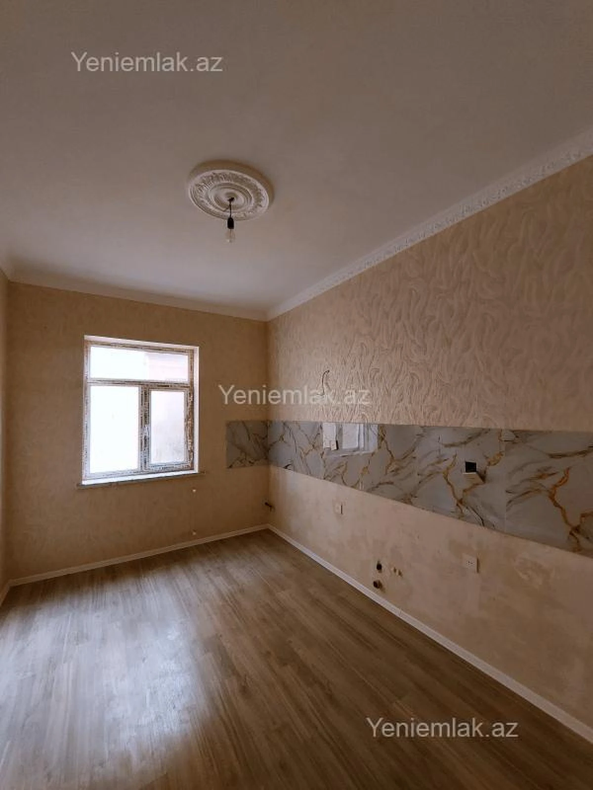 Satılır 4 otaqlı həyət evi 140 m²