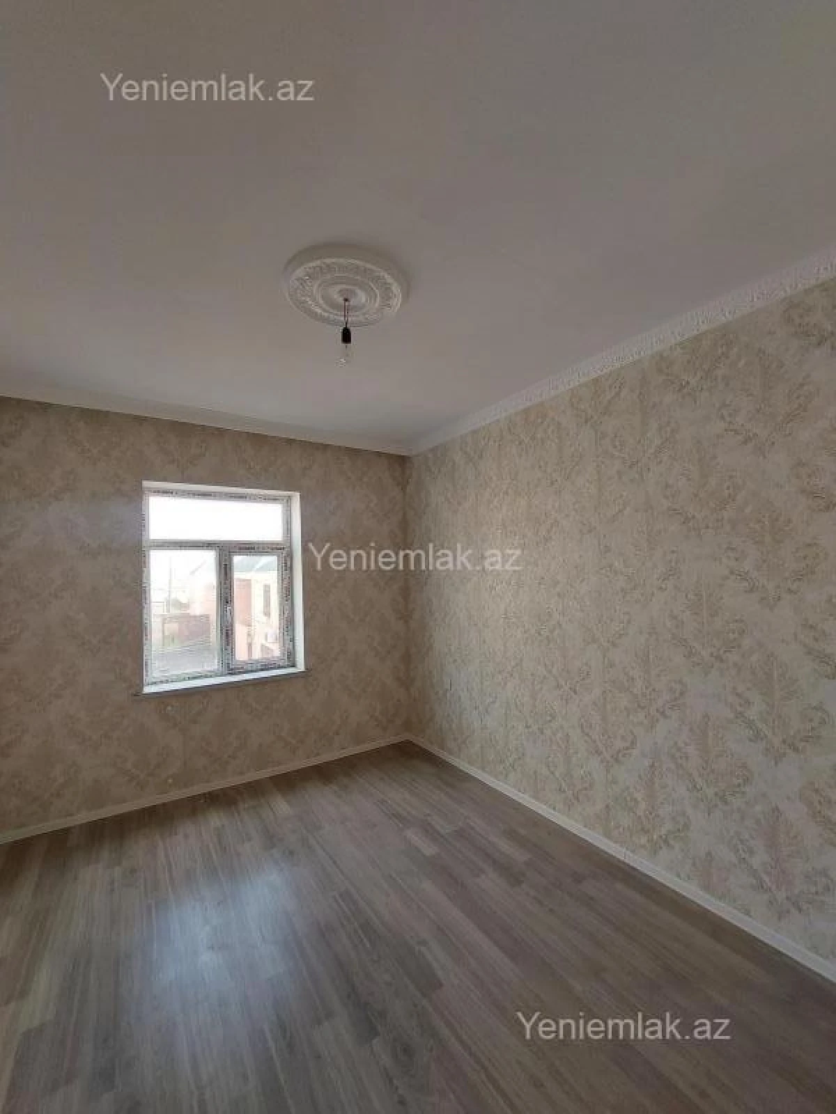 Satılır 4 otaqlı həyət evi 140 m²