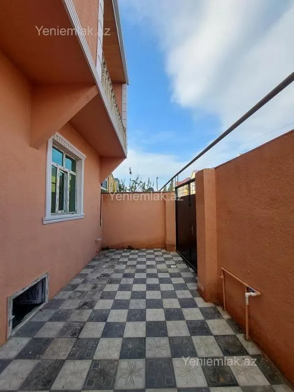 Satılır 4 otaqlı həyət evi 140 m²