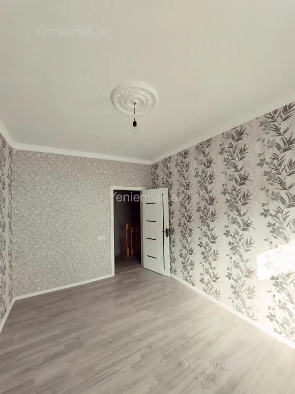 Satılır 4 otaqlı həyət evi 140 m²