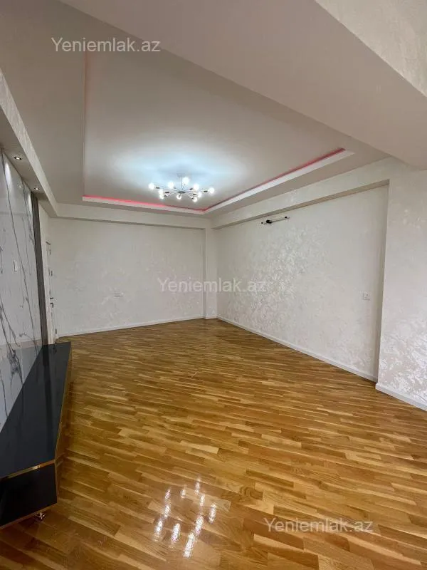 Satılır 3 otaqlı yeni tikili 100 m²