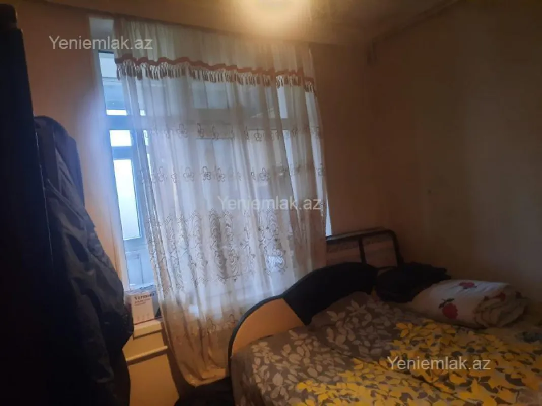 Satılır 2 otaqlı köhnə tikili 45 m²