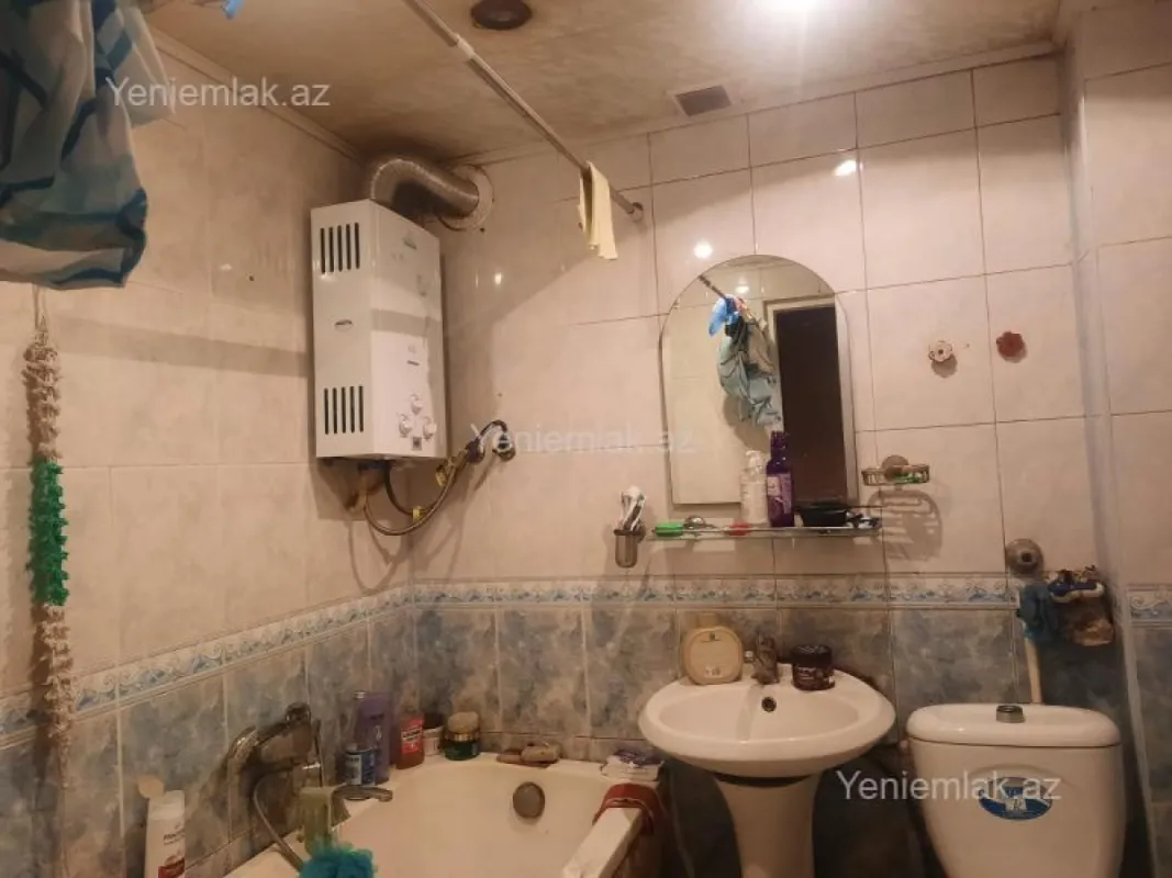 Satılır 2 otaqlı köhnə tikili 45 m²