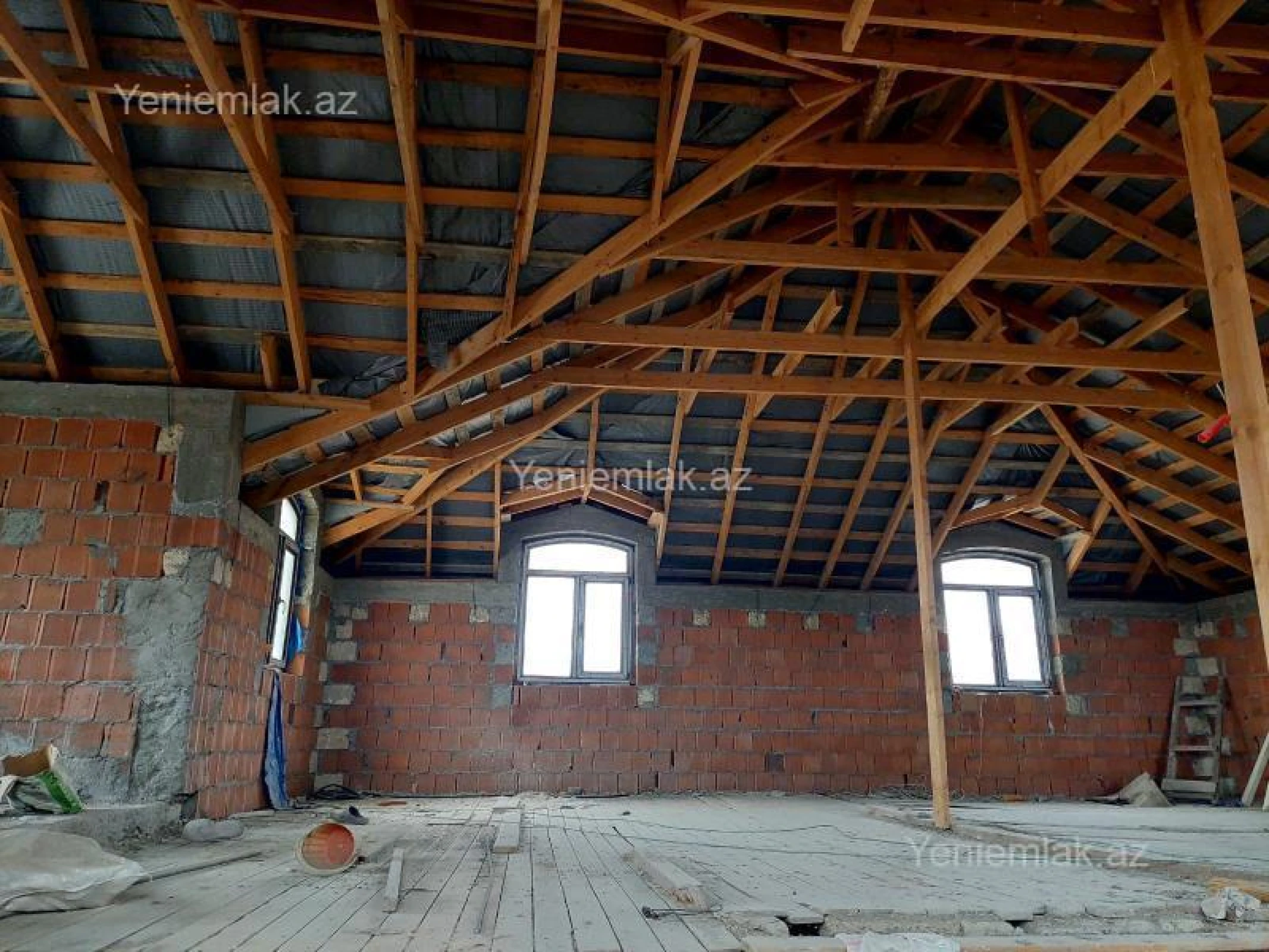 Satılır 6 otaqlı həyət evi 300 m²