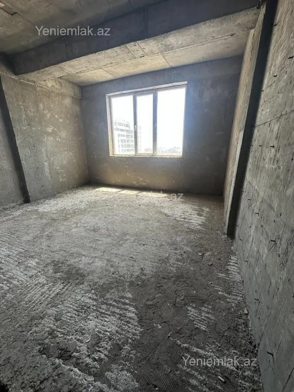 Satılır 1 otaqlı köhnə tikili 42 m²