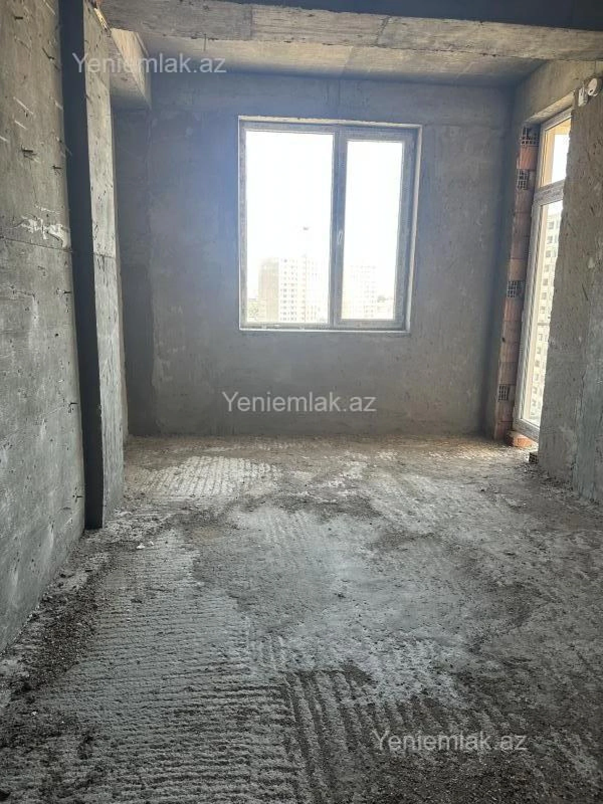 Satılır 1 otaqlı köhnə tikili 42 m²