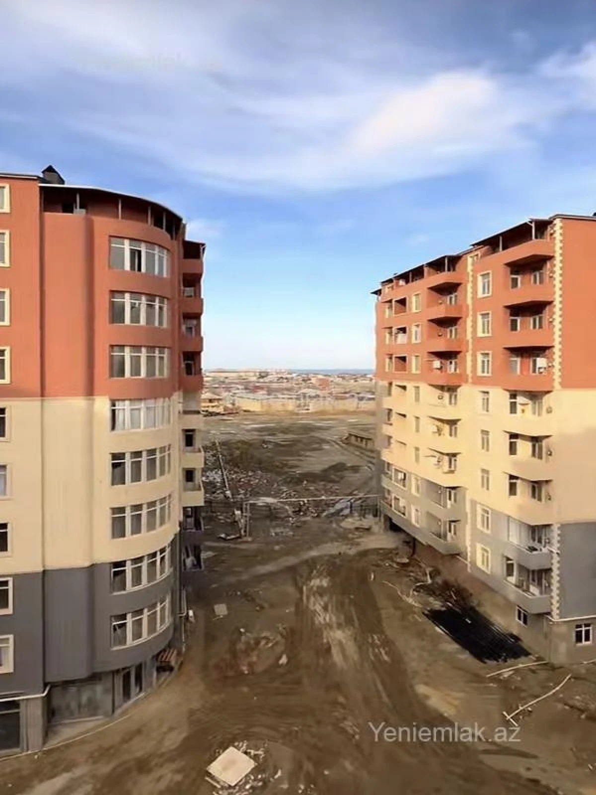 Satılır 2 otaqlı yeni tikili 50 m²