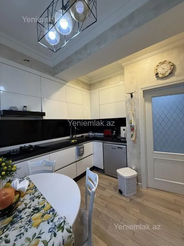 Satılır 3 otaqlı yeni tikili 92 m²