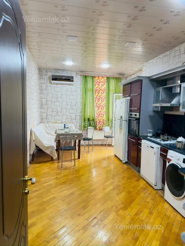 Satılır 3 otaqlı yeni tikili 140 m²