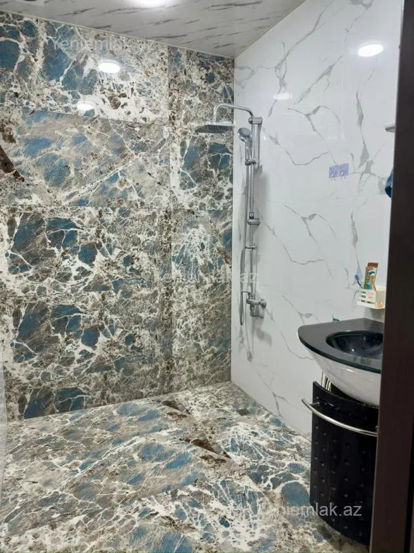 Satılır 3 otaqlı yeni tikili 140 m²