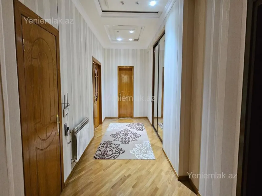 Satılır 3 otaqlı yeni tikili 163 m²